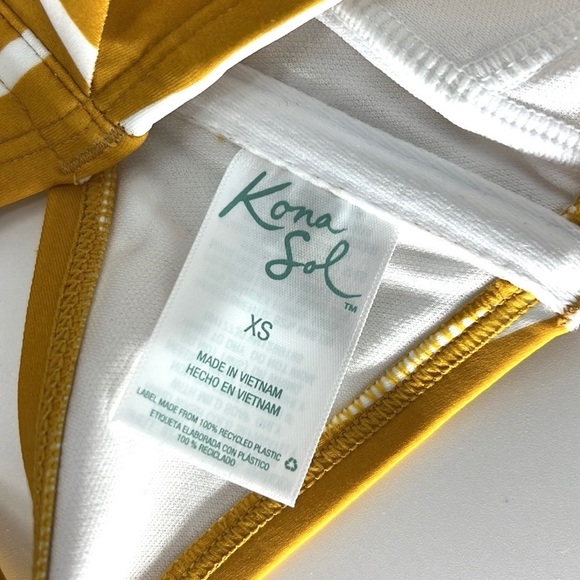 Kona Sol NWT women’s swimsuit top XS - Picture 6 of 6